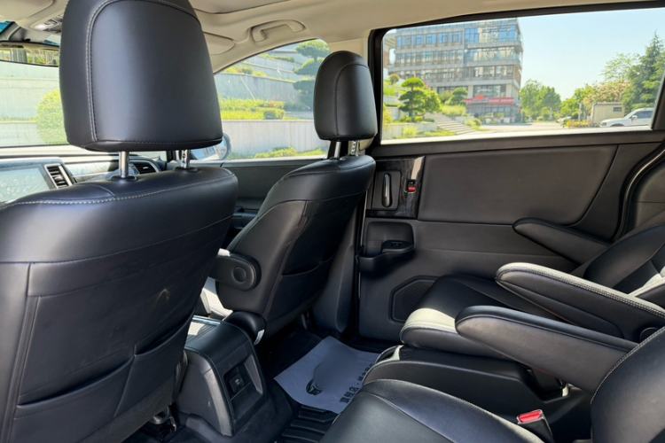 Used Honda Elysion 2019 2.0L Hybrid Comfort Edition Interior 11