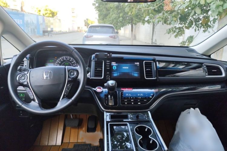 Used Honda Elysion 2019 2.0L Hybrid Luxury Edition Interior 2