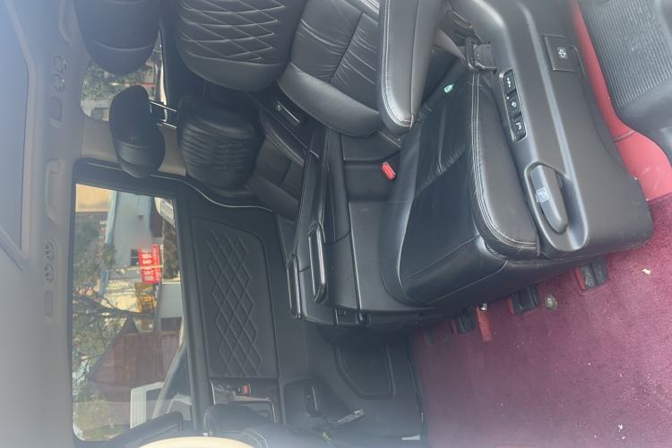 Used Honda Elysion 2019 2.0L Hybrid Supreme Edition Interior 2