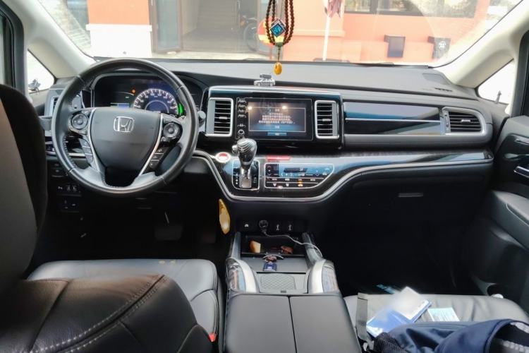 Used Honda Elysion 2019 2.0L Hybrid Luxury Edition Interior 2
