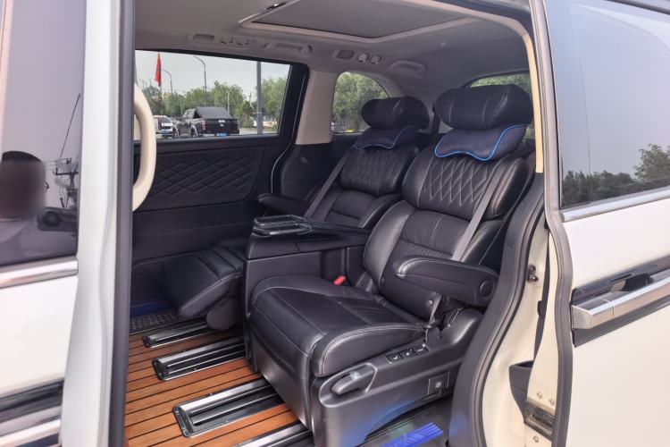 Used Honda Elysion 2019 2.0L Hybrid Comfort Edition Interior 2