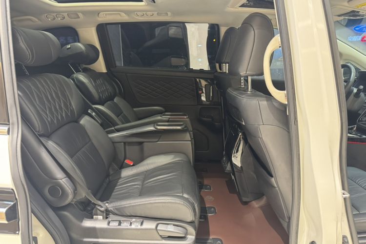 Used Honda Elysion 2019 2.0L Hybrid Luxury Edition Interior 2