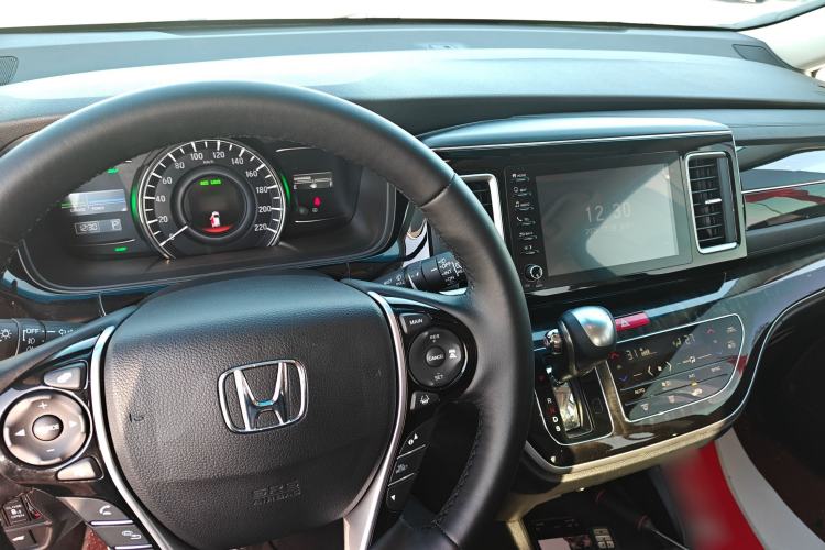 Used Honda Elysion 2019 2.0L Hybrid Supreme Edition Interior 2