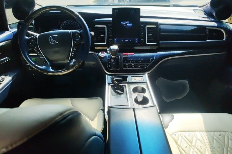 Used Honda Elysion 2019 2.0L Hybrid Luxury Edition Interior 2