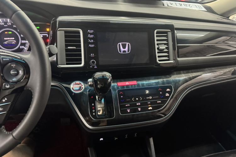 Used Honda Elysion 2019 2.0L Hybrid Luxury Edition Interior 2