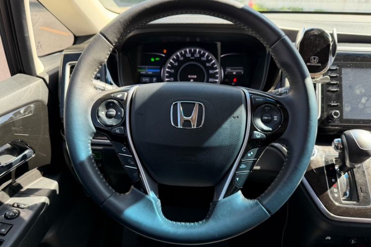 Used Honda Elysion 2019 2.0L Hybrid Comfort Edition Interior 3