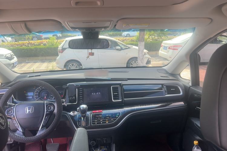 Used Honda Elysion 2019 2.0L Hybrid Supreme Edition Interior 3