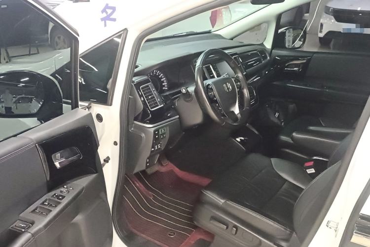 Used Honda Elysion 2019 2.0L Hybrid Luxury Edition Interior 3