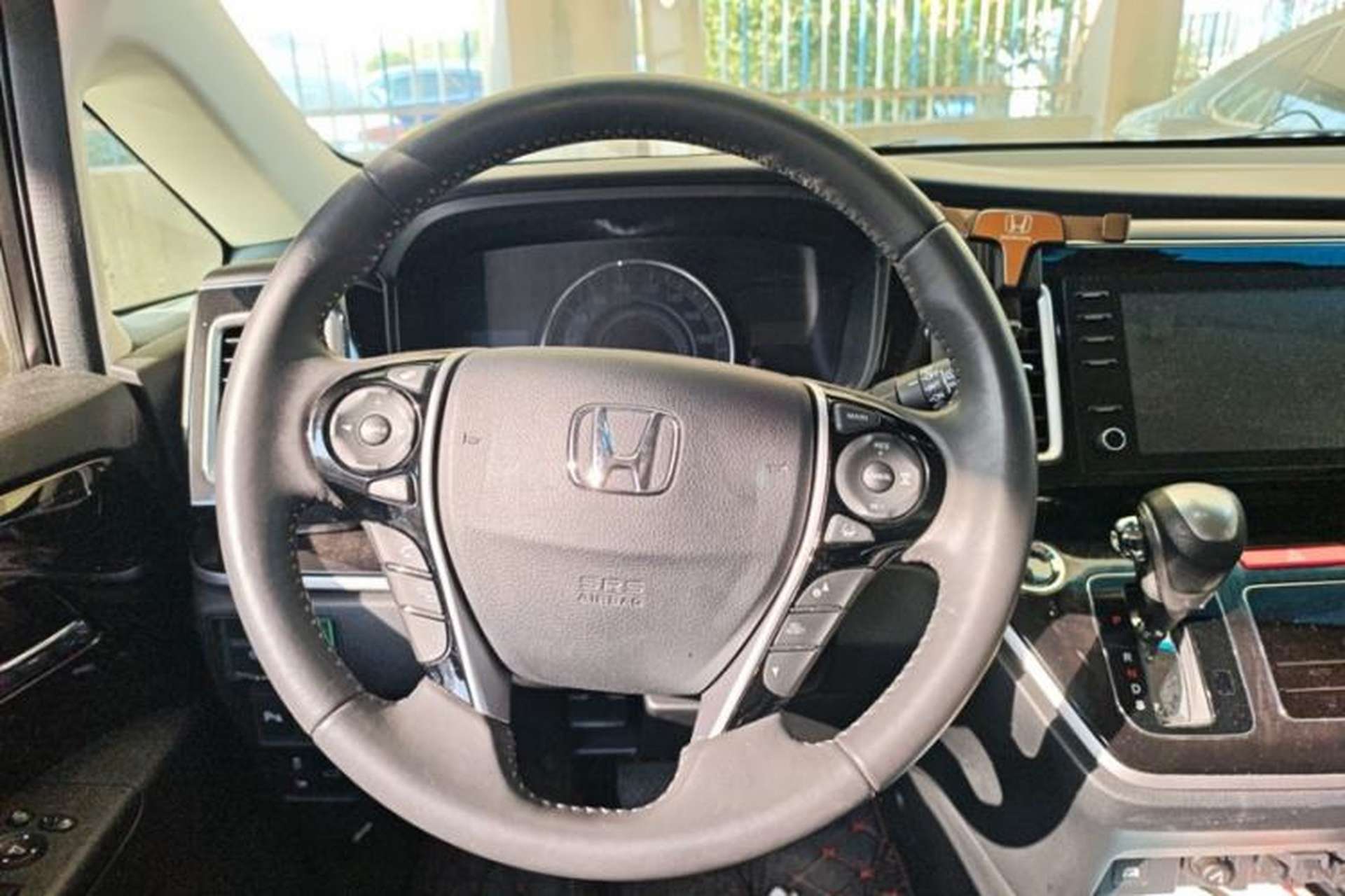 Used Honda Elysion 2019 2.0L Hybrid Luxury Edition Interior 3
