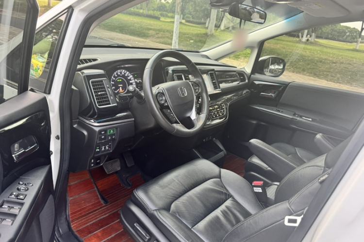 Used Honda Elysion 2019 2.0L Hybrid Luxury Edition Interior 3