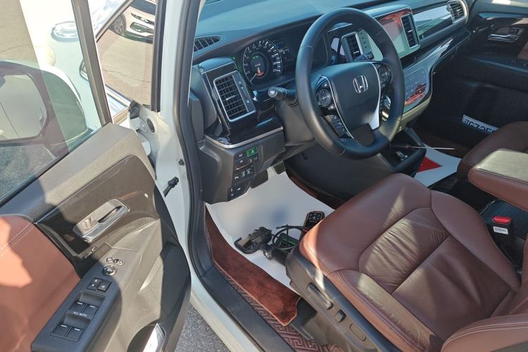 Used Honda Elysion 2019 2.0L Hybrid Supreme Edition Interior 3