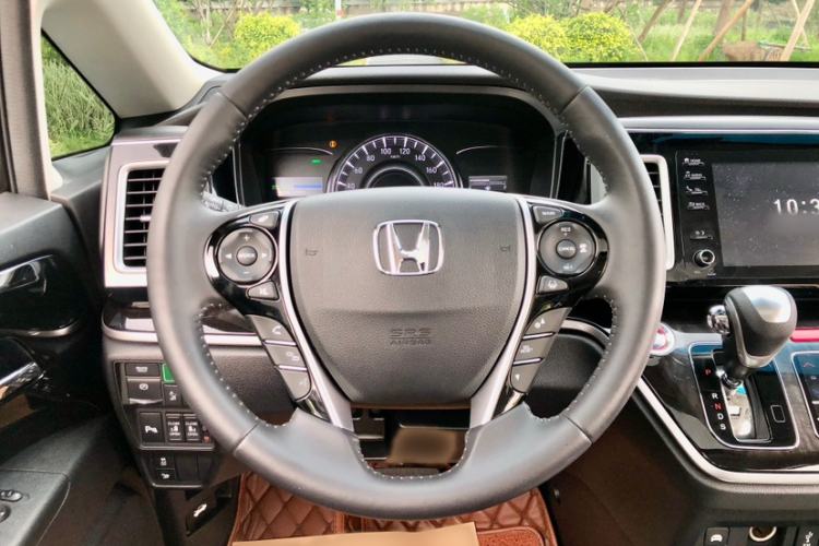 Used Honda Elysion 2019 2.0L Hybrid Luxury Edition Interior 3