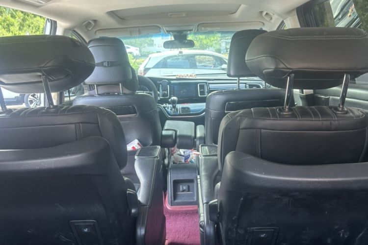 Used Honda Elysion 2019 2.0L Hybrid Supreme Edition Interior 4
