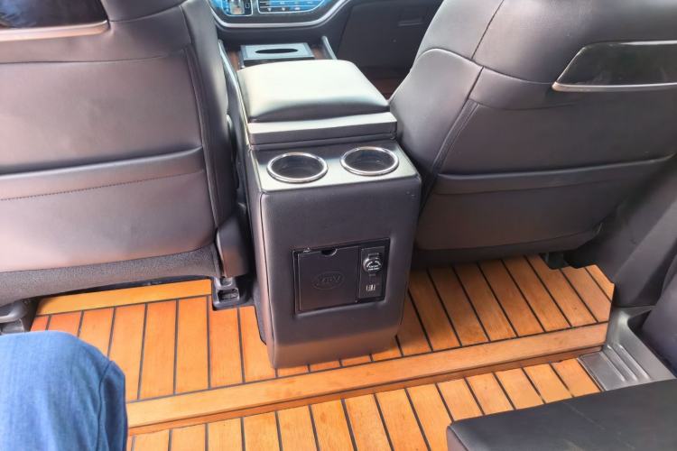 Used Honda Elysion 2019 2.0L Hybrid Comfort Edition Interior 4