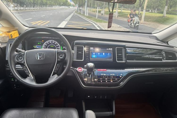 Used Honda Elysion 2019 2.0L Hybrid Luxury Edition Interior 4
