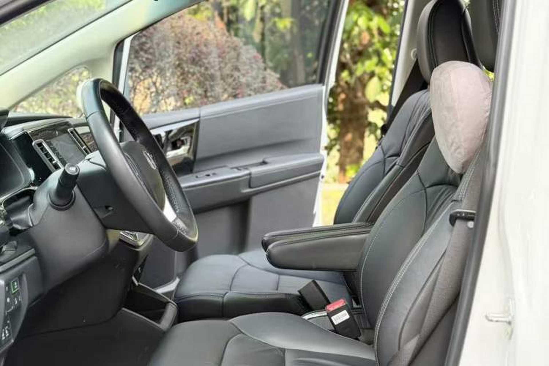 Used Honda Elysion 2019 2.0L Hybrid Luxury Edition Interior 5
