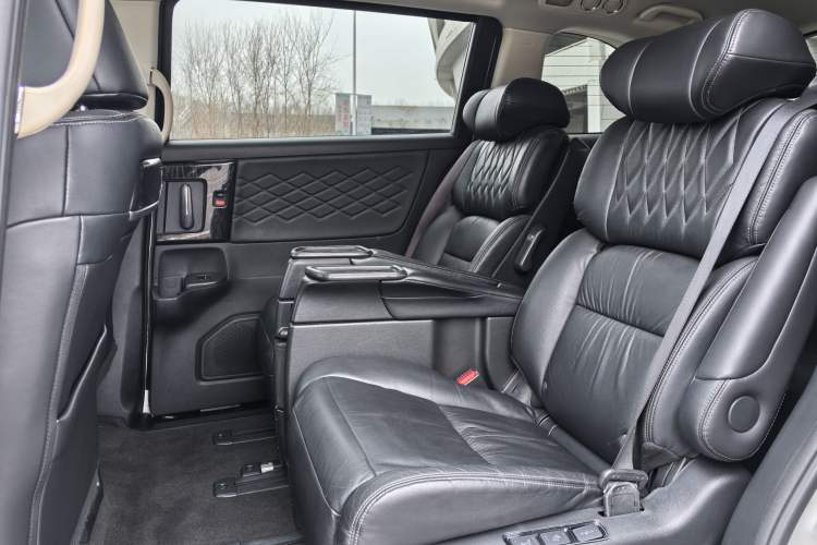 Used Honda Elysion 2019 2.0L Hybrid Luxury Edition Interior 5