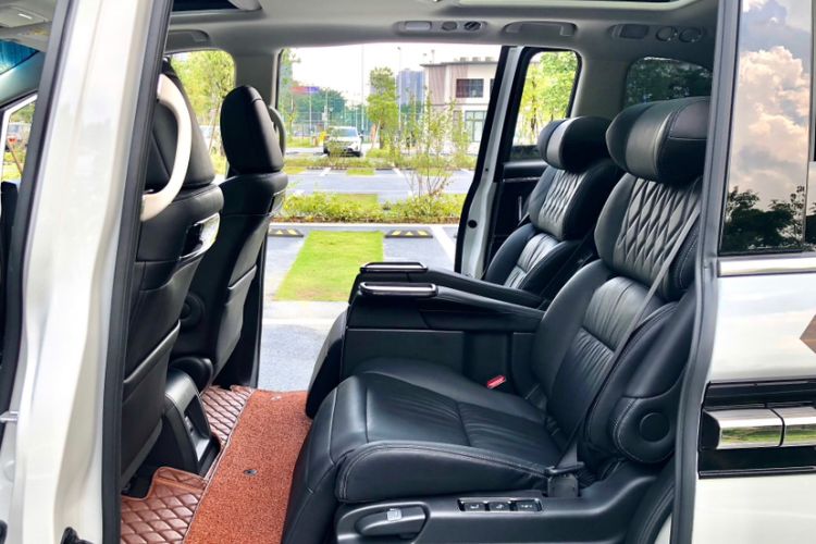 Used Honda Elysion 2019 2.0L Hybrid Luxury Edition Interior 5