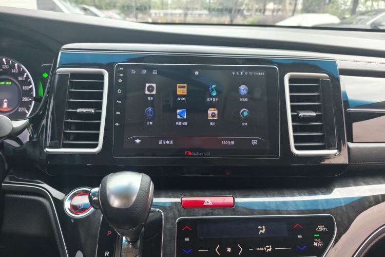 Used Honda Elysion 2019 2.0L Hybrid Luxury Edition Interior 6
