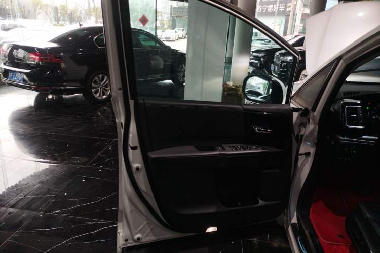 Used Honda Elysion 2019 2.0L Hybrid Luxury Edition Interior 7