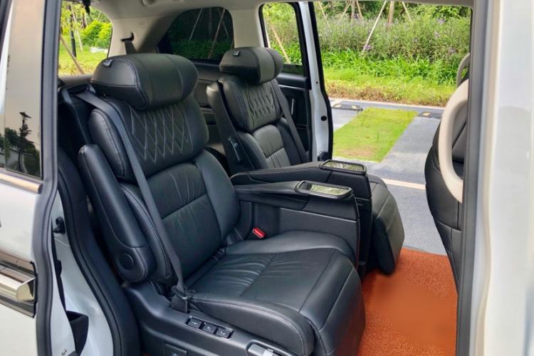 Used Honda Elysion 2019 2.0L Hybrid Luxury Edition Interior 7