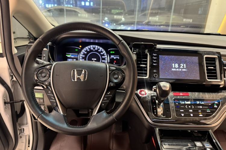 Used Honda Elysion 2019 2.0L Hybrid Luxury Edition Interior 8