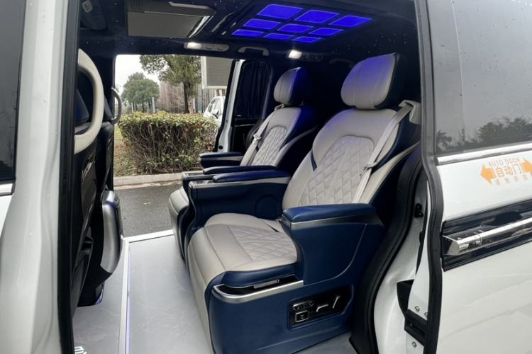 Used Honda Elysion 2019 2.0L Hybrid Comfort Edition Interior 8