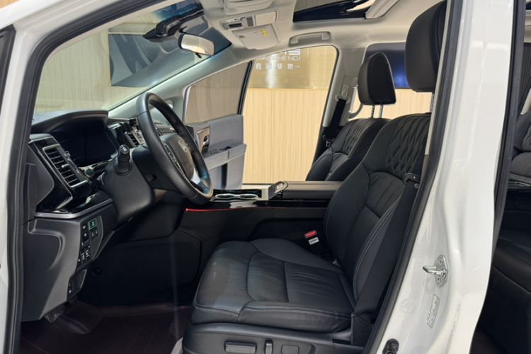Used Honda Elysion 2019 2.0L Hybrid Luxury Edition Interior 9