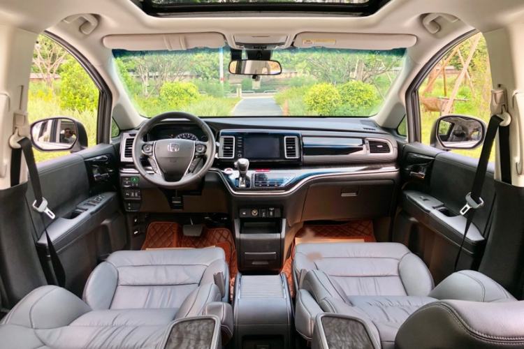 Used Honda Elysion 2019 2.0L Hybrid Luxury Edition Interior 9