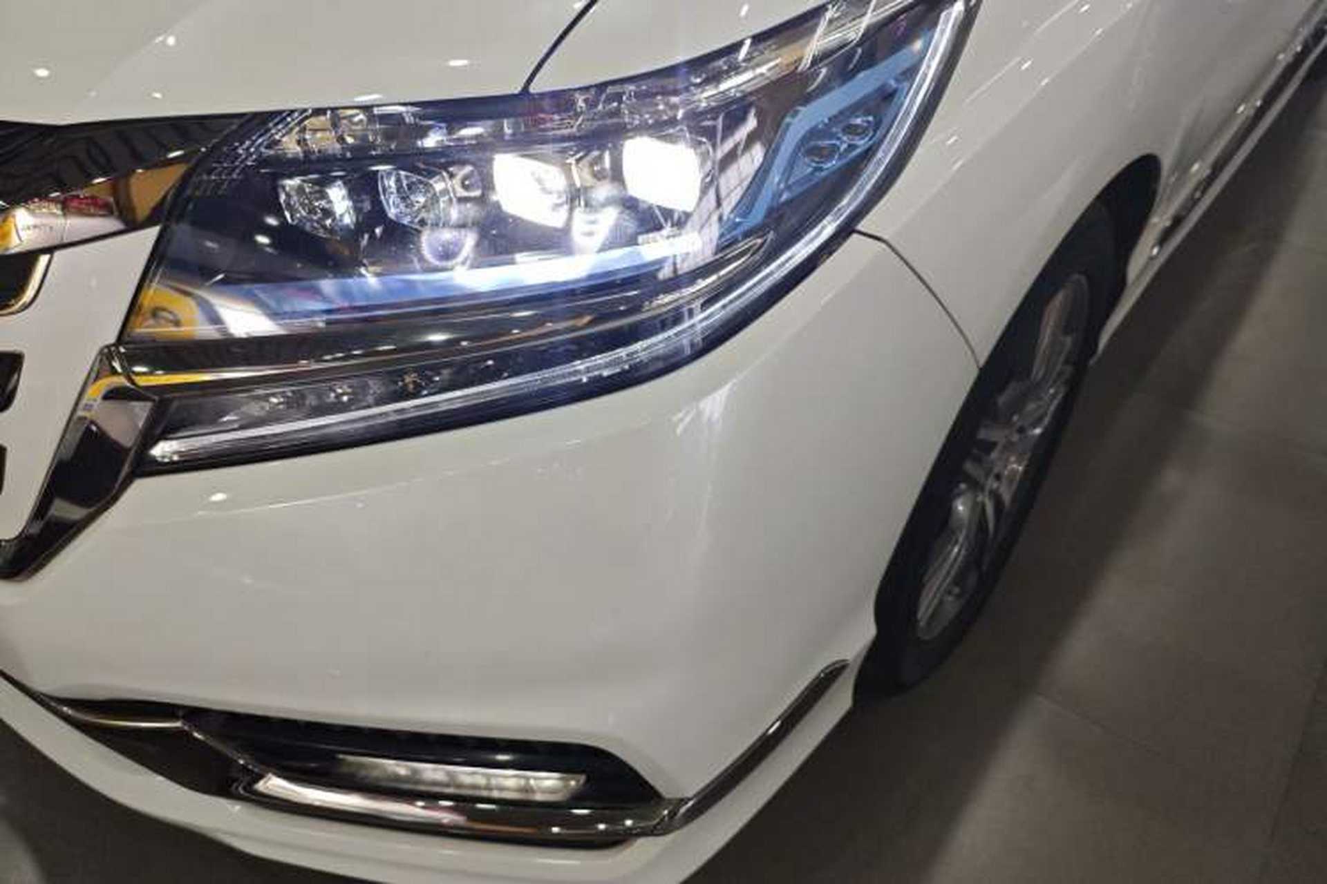 Used Honda Elysion 2019 2.0L Hybrid Luxury Edition Left Front Headlight
