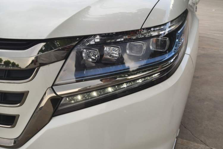 Used Honda Elysion 2019 2.0L Hybrid Luxury Edition Left Front Headlight
