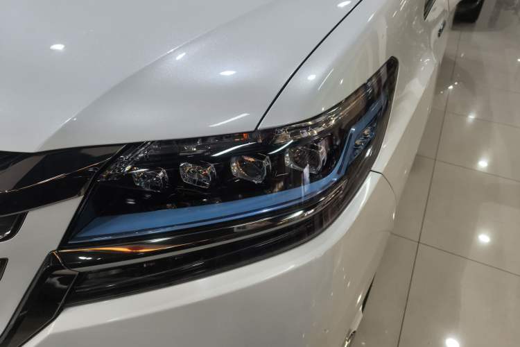 Used Honda Elysion 2019 2.0L Hybrid Luxury Edition Left Front Headlight
