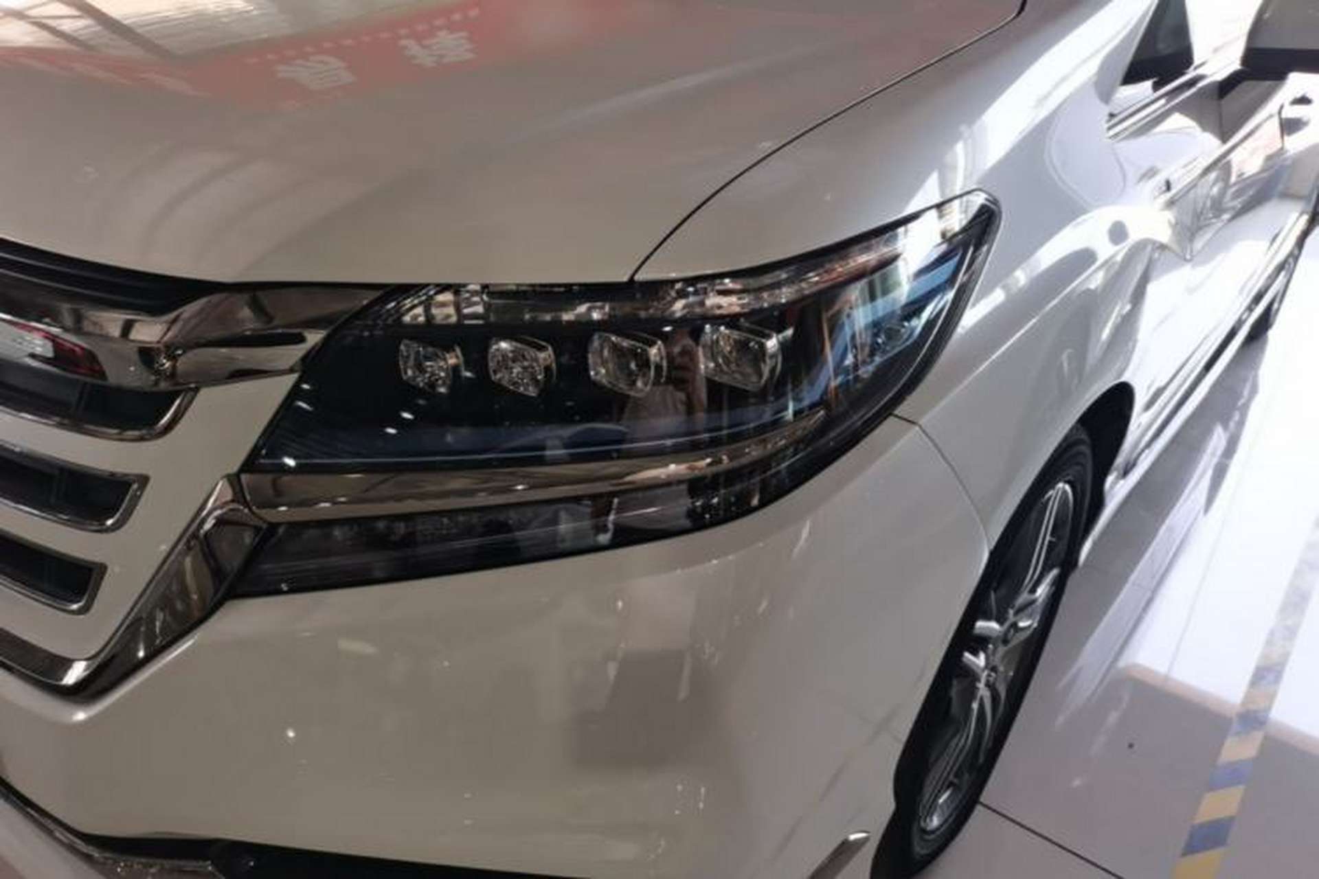 Used Honda Elysion 2019 2.0L Hybrid Luxury Edition Left Front Headlight