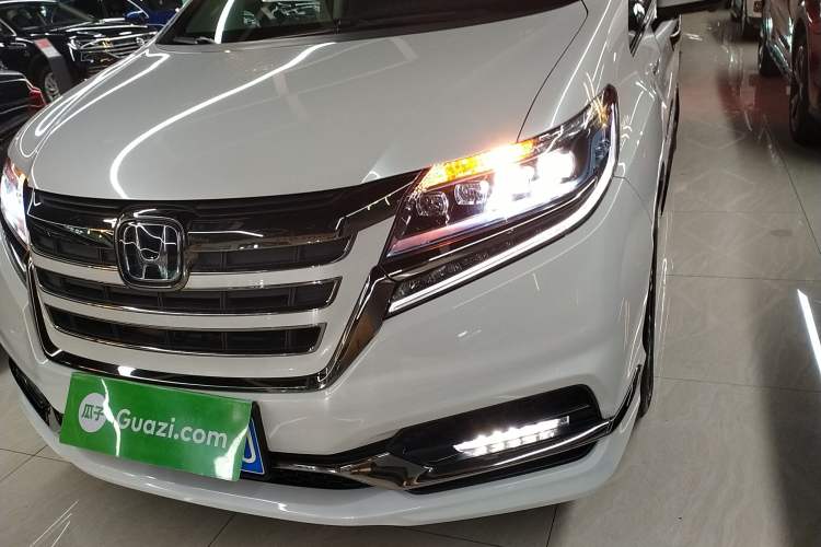Used Honda Elysion 2019 2.0L Hybrid Luxury Edition Left Front Headlight