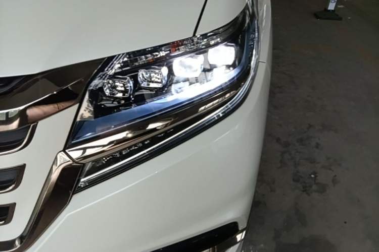 Used Honda Elysion 2019 2.0L Hybrid Luxury Edition Left Front Headlight