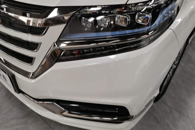 Used Honda Elysion 2019 2.0L Hybrid Luxury Edition Left Front Headlight