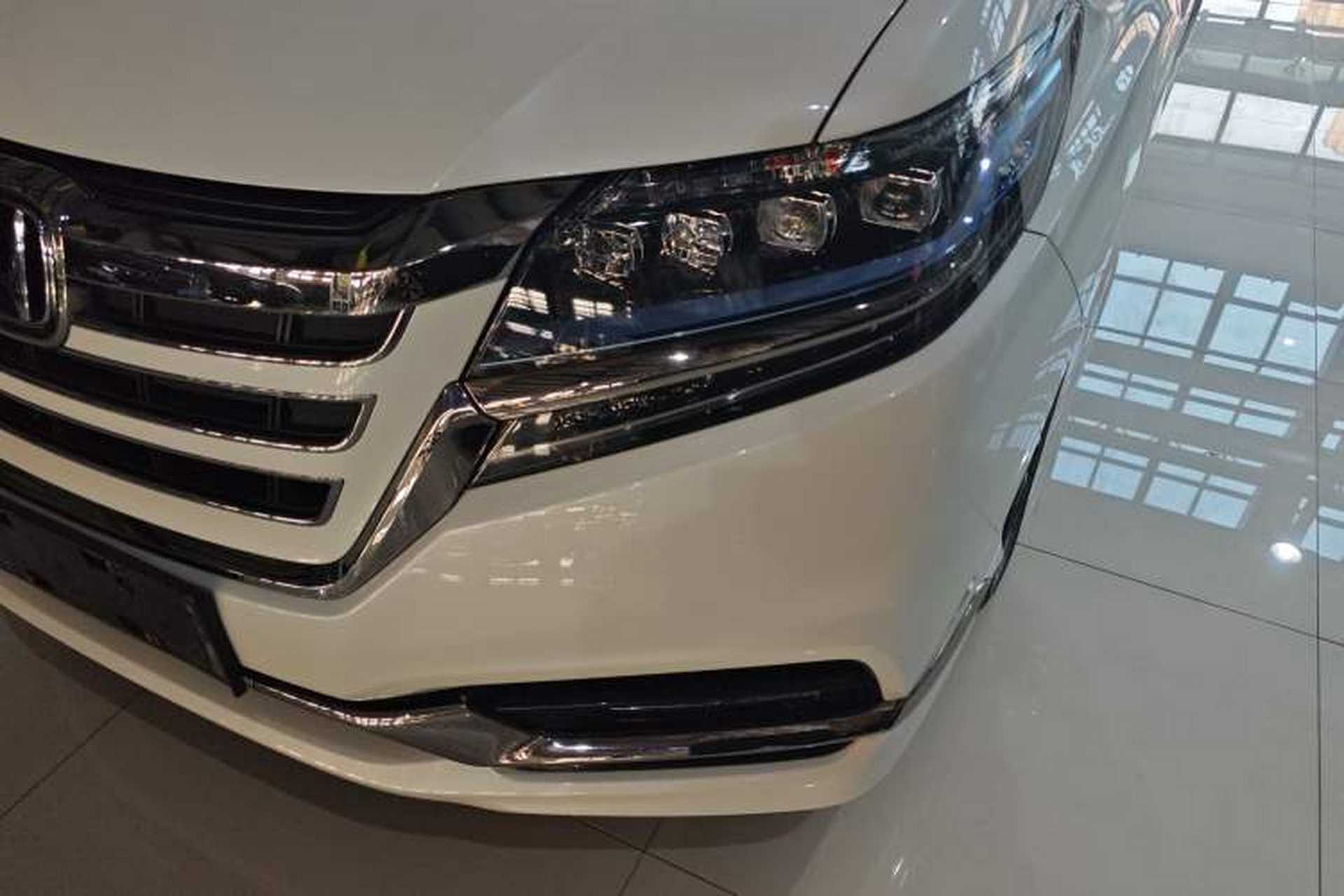 Used Honda Elysion 2019 2.0L Hybrid Luxury Edition Left Front Headlight