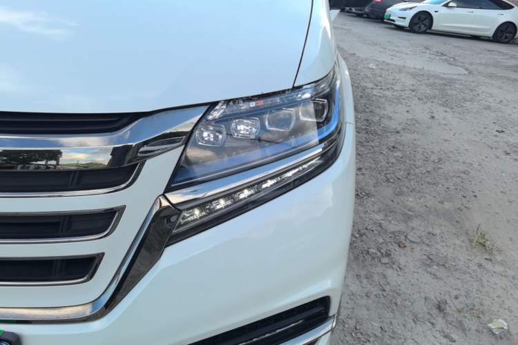 Used Honda Elysion 2019 2.0L Hybrid Luxury Edition Left Front Headlight