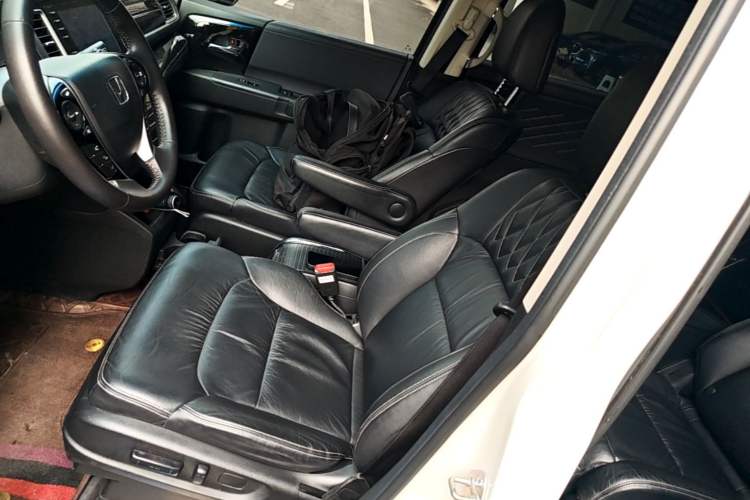 Used Honda Elysion 2019 2.0L Hybrid Luxury Edition Left Front Seat