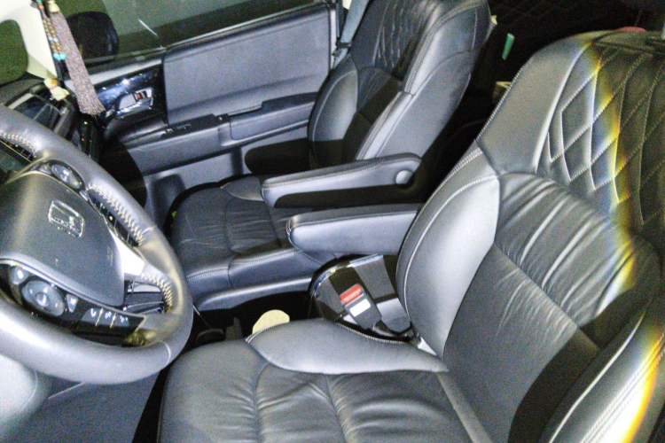 Used Honda Elysion 2019 2.0L Hybrid Luxury Edition Left Front Seat