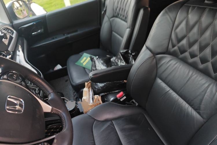 Used Honda Elysion 2019 2.0L Hybrid Luxury Edition Left Front Seat