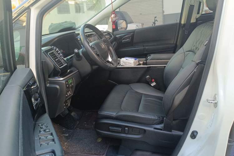 Used Honda Elysion 2019 2.0L Hybrid Luxury Edition Left Front Seat