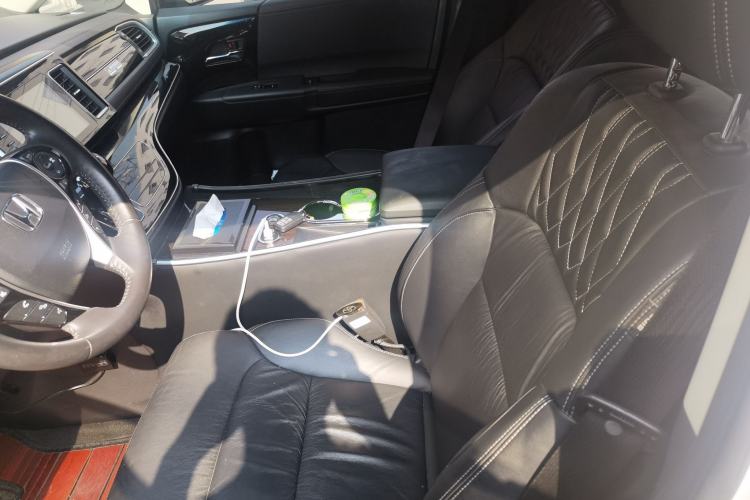 Used Honda Elysion 2019 2.0L Hybrid Luxury Edition Left Front Seat