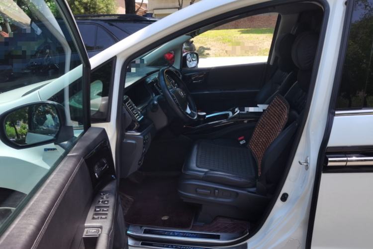Used Honda Elysion 2019 2.0L Hybrid Luxury Edition Left Front Seat