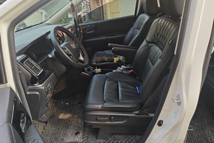 Used Honda Elysion 2019 2.0L Hybrid Luxury Edition Left Front Seat