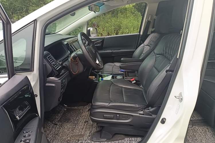 Used Honda Elysion 2019 2.0L Hybrid Luxury Edition Left Front Seat