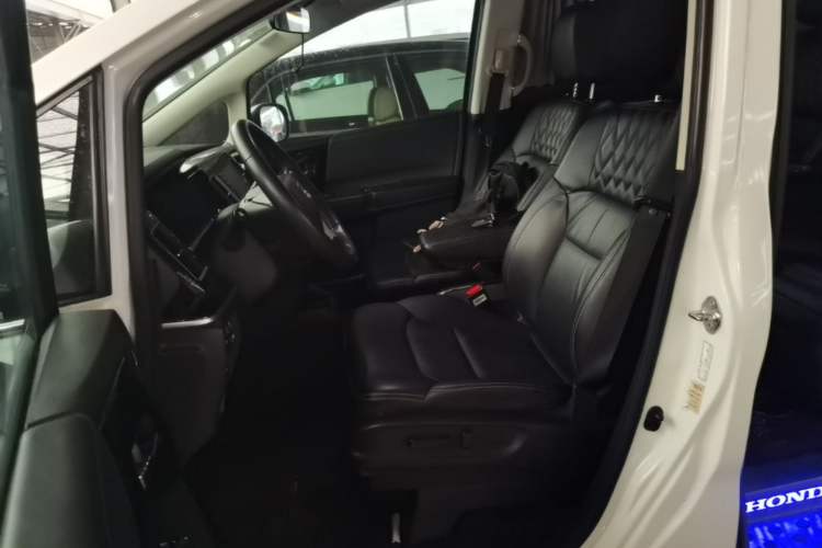 Used Honda Elysion 2019 2.0L Hybrid Luxury Edition Left Front Seat