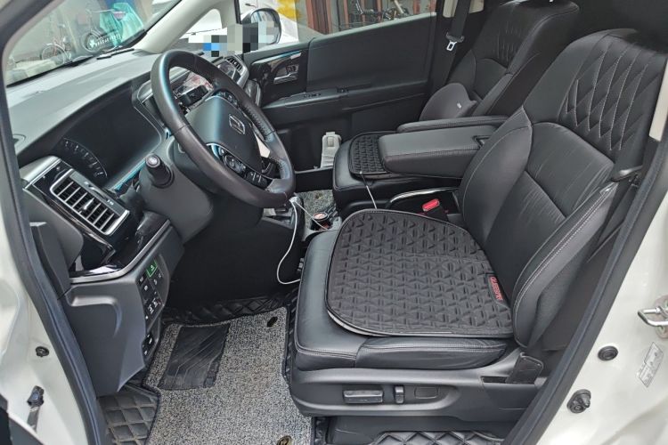 Used Honda Elysion 2019 2.0L Hybrid Supreme Edition Left Front Seat