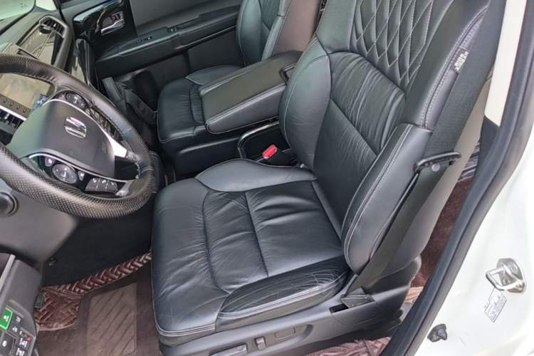 Used Honda Elysion 2019 2.0L Hybrid Supreme Edition Left Front Seat