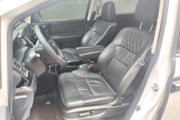 Used Honda Elysion 2019 2.0L Hybrid Supreme Edition Left Front Seat